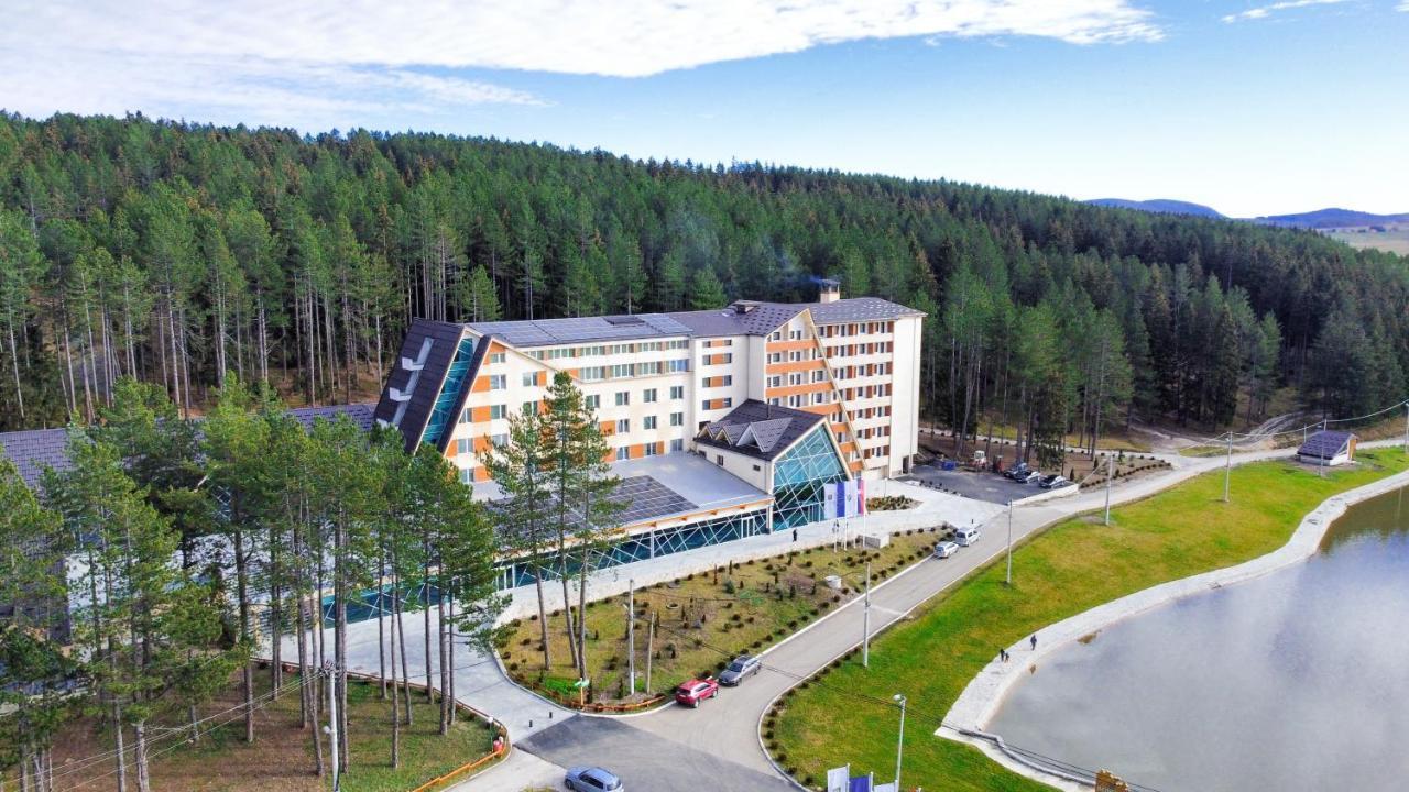 Hotel Borovi Forest Resort & Spa เซียนิตซา ภายนอก รูปภาพ