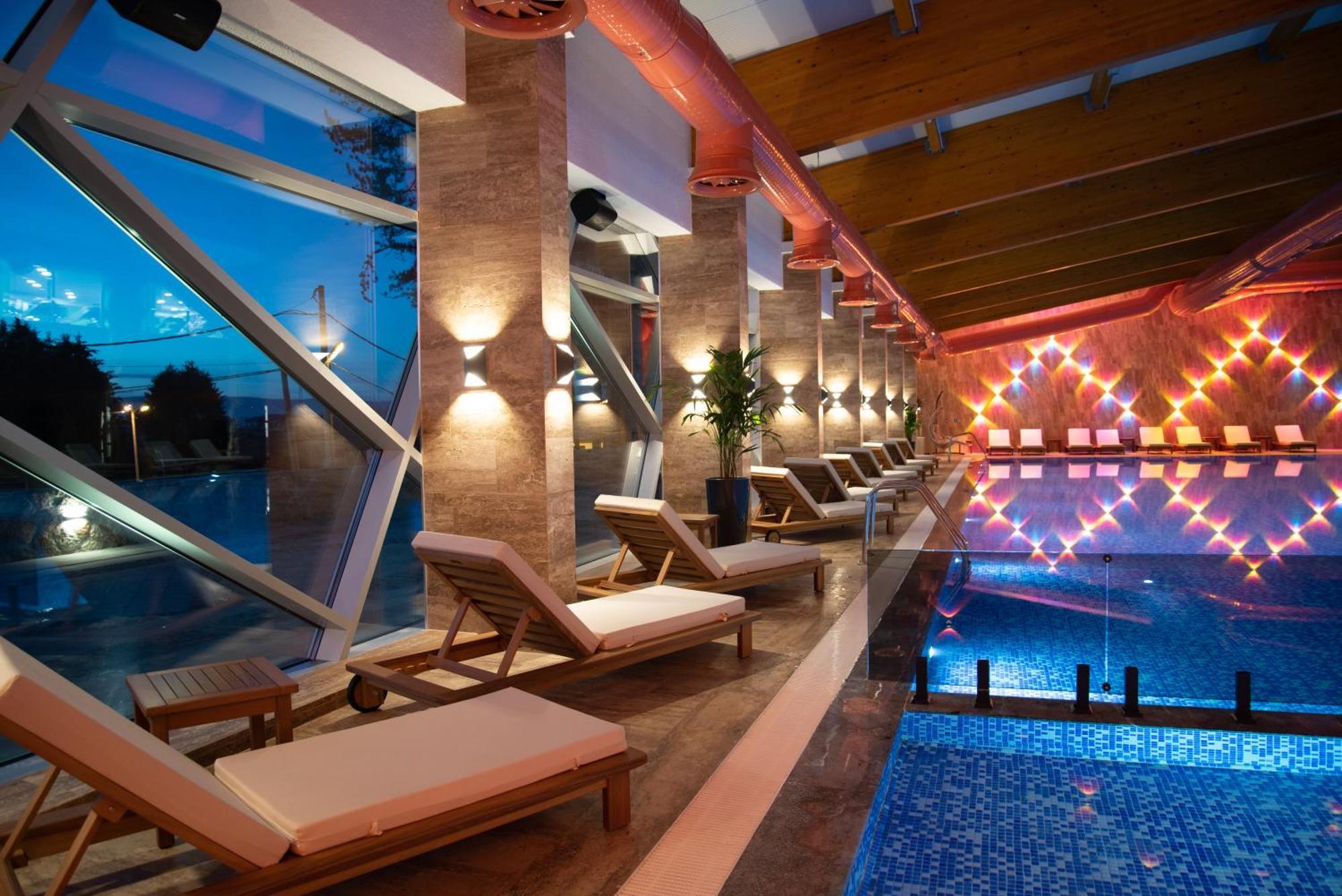 Hotel Borovi Forest Resort & Spa เซียนิตซา ภายนอก รูปภาพ